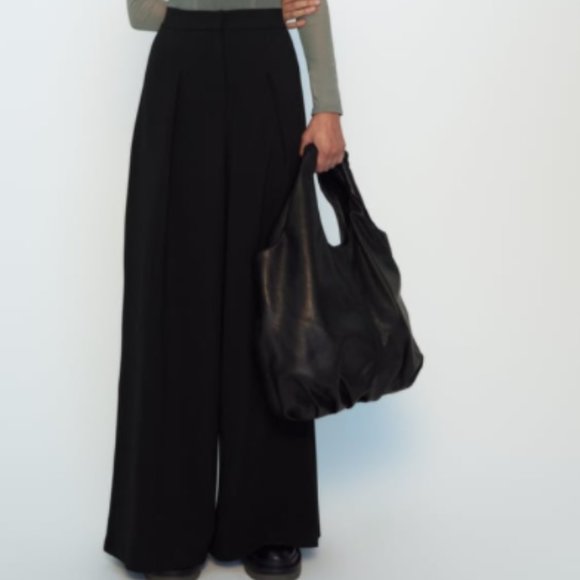 Zara Pants - ZARA Palazzo Trousers in Black (M)